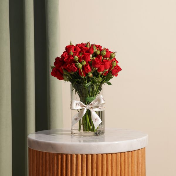 Charming Red Baby Roses Vase | 18 Flowers