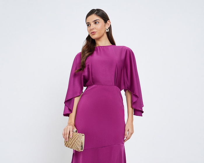 long dress with floral print and pleated details